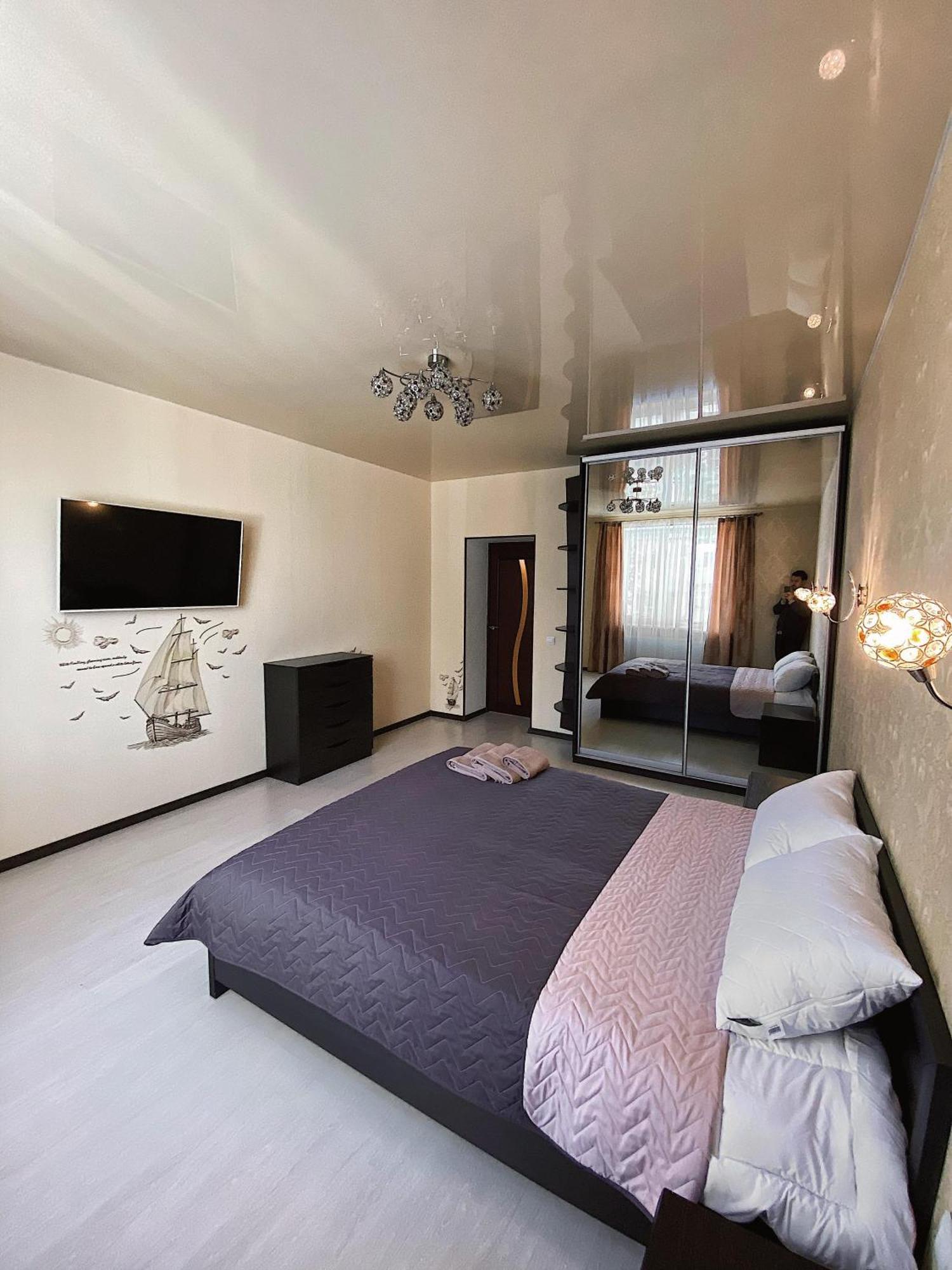 2-К Студія У Центрі Біля Стадіону Та Корпусного Саду - Мережа Helen Apartment Poltava Room photo